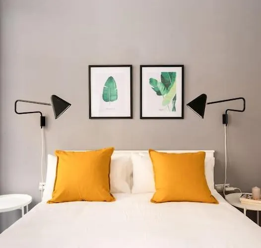 Mia Suite. Center Of